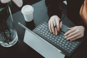 7 Rekomendasi Kredit Laptop Terbaik Cicilan Murah (2023)